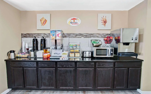 Super 8 By Wyndham Asbury Park