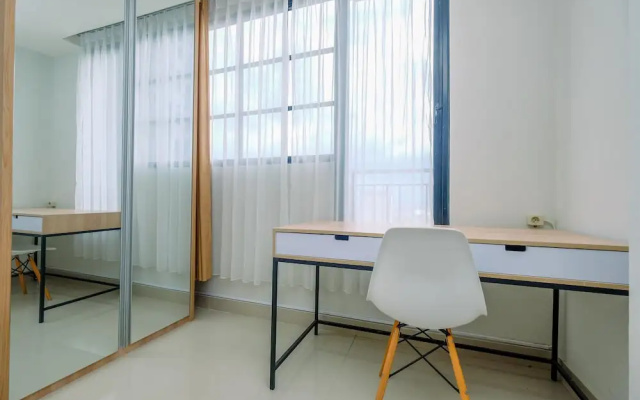 Minimalist Studio Room At Evenciio Margonda Apartment