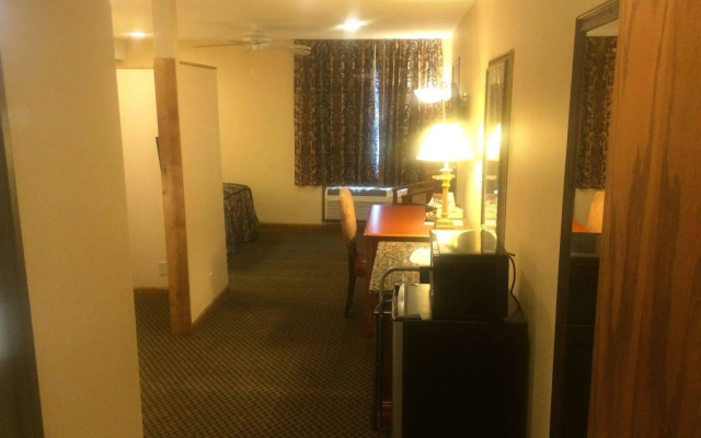 Indian Hills Inn & RV Park