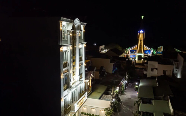 Yurii Hotel