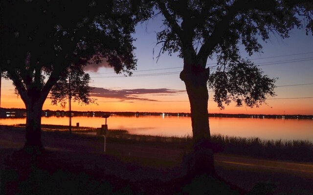 Pet-friendly Auburndale House w/ Lake Views!