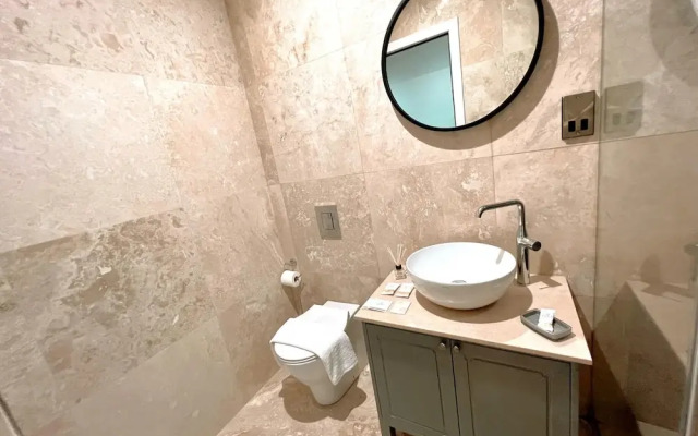 Self Check-in 1BR Refurbished Apartment