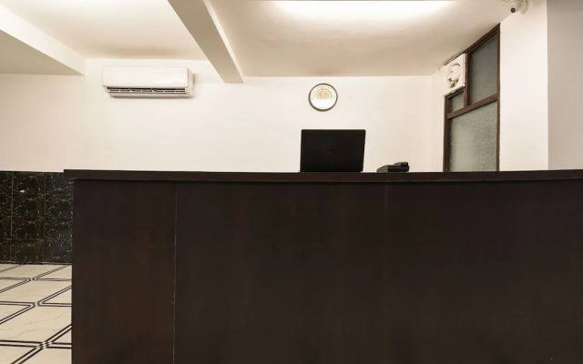 OYO 13025 Petals Inn