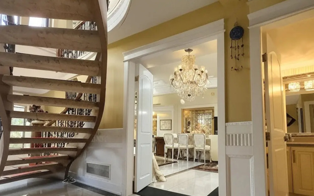 Royal Boutique Hotel