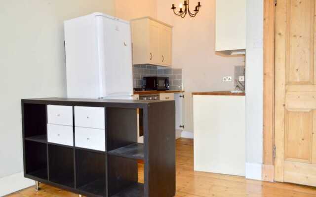 Bright & Spacious 1BD Apartment in Edinburgh