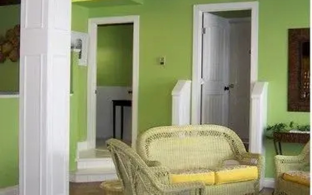 The Honeyberry Inn B&B