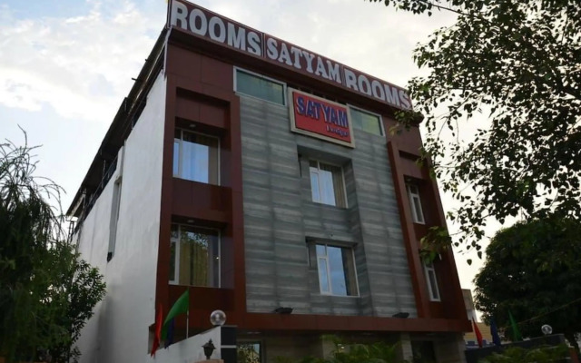 Satyam Lodge