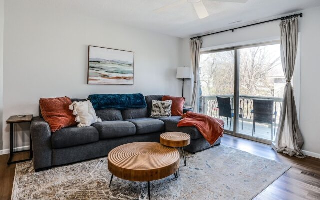 The Overbrook 2BR Pet-friendly Condo Lake Geneva