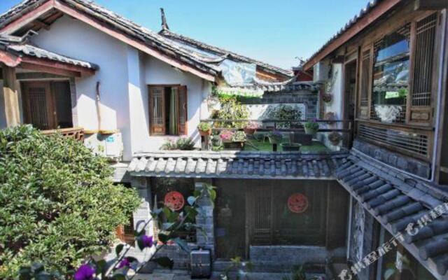 Lijiang Liuyue Tang Inn