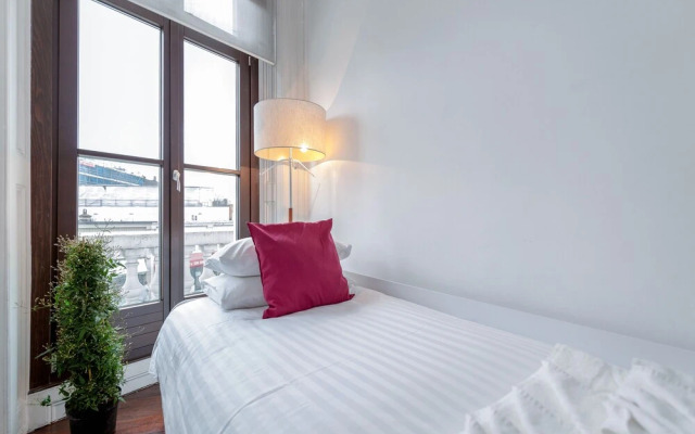 South Ken Apartment by BaseToGo