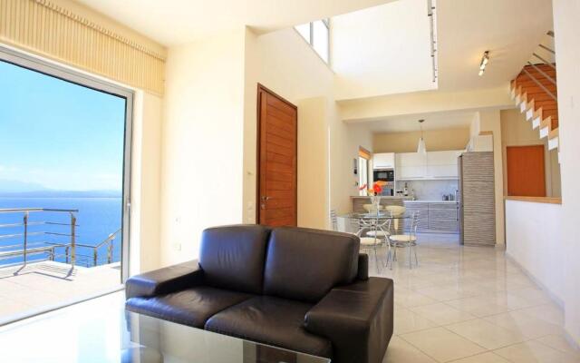 Seafront, 5star Home - 4min Walk To Private Beach