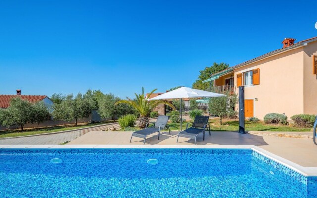 Amazing Home in Radmani With Wifi and 4 Bedrooms