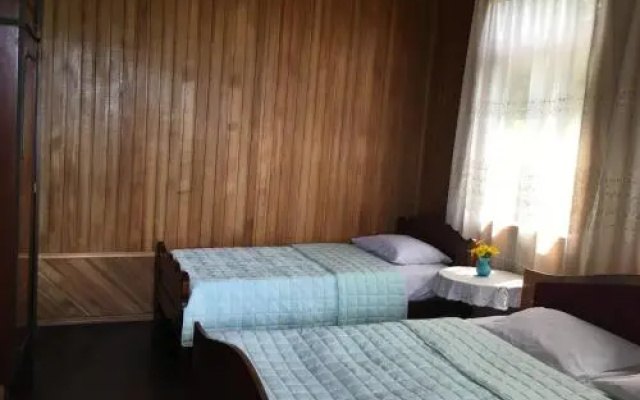 Levan White Hause