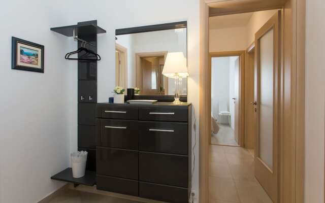 Spacious Villa in Vodice With Pool