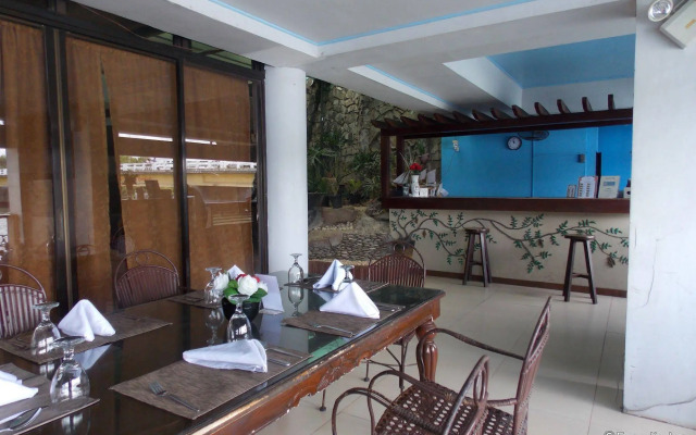 Regatta Residence Hotel