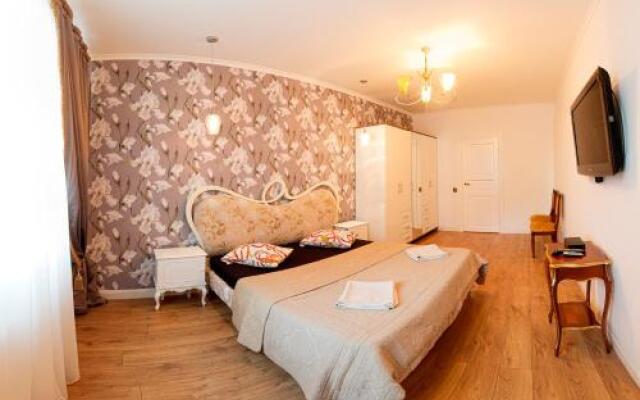 Apartment on Melnikova Street