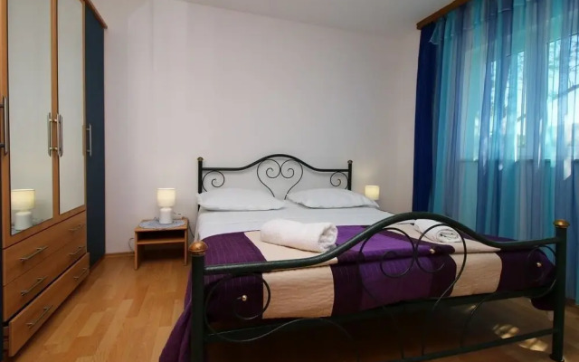 Elvi - Amazing Position & Parking - A1 Mali