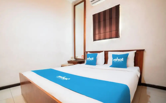 Rehat at Hotel 10 Buah Batu