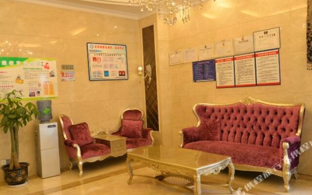 Yibin Peninsula Holiday Inn (Rhine Spring Commercial Center)