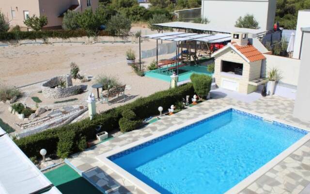 Villa Ava