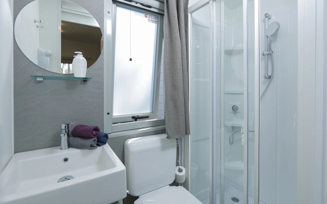 Hu Park Albatros Village