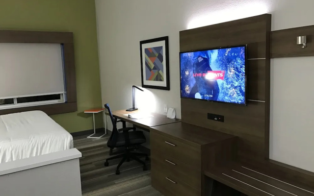 Holiday Inn Express Naples South - I-75