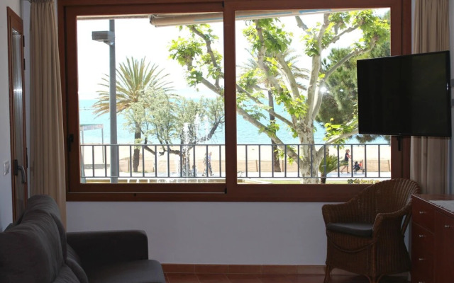 Modern Apartment With Wifi and sea Views