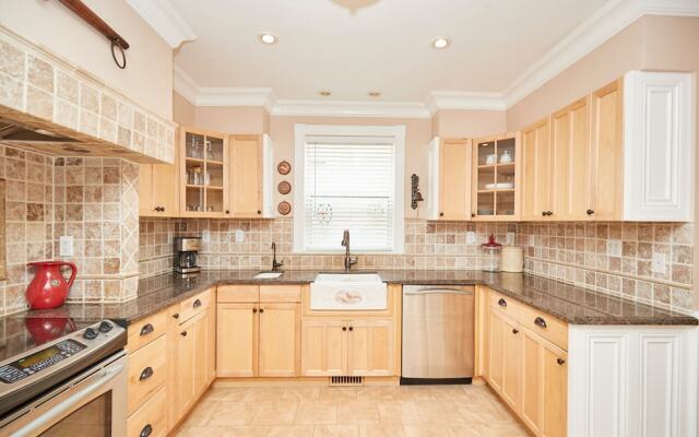 Magnificent Stay by The Falls