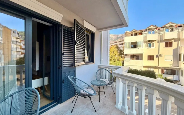 Lunamare Apartments