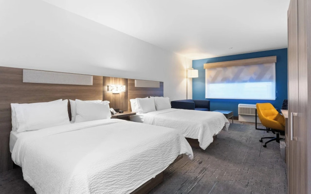 Holiday Inn Express & Suites Waco Downtown