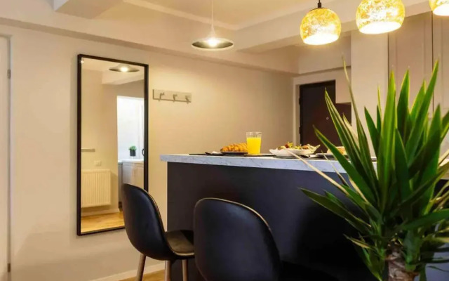 Stunning Views 2BR Intercontinental Flat