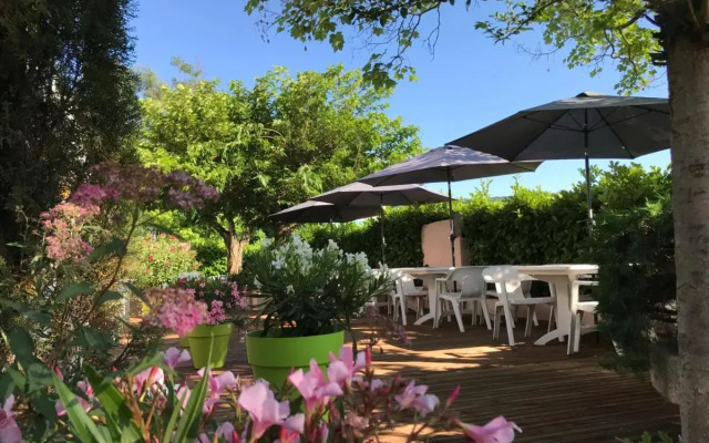 Logis Hotel Les Chênes