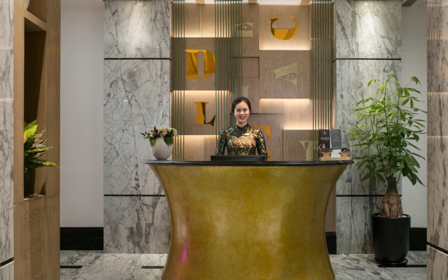 Rising Dragon Legend Hotel