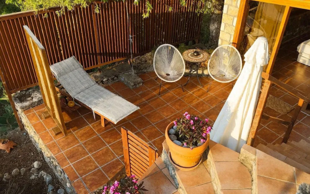 Beachfront Avia Nest - Aspa s Getaway