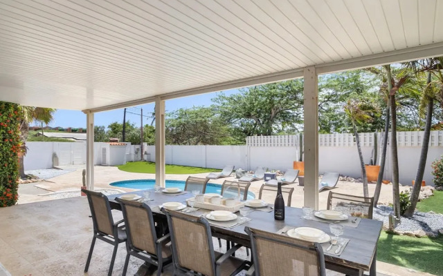 4br4ba w Private Pool Walking Distance to Ritz