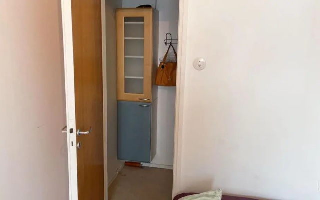 Joensuu city center, WIFI internet, prime location heart of center, Big 69 sq apartment, free parking, king bed, electric car station, beautiful, relaxing, fully furnished, Big TV 55', 2 bedroom and one big living hall room - фото 2