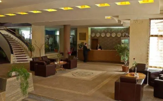 Hotel Coroana De Aur