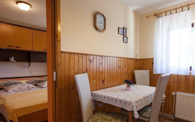 Cozy Apartment in Malinska near Sea