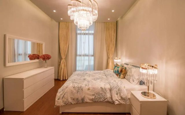 Luxurious 2BR - Fully Upgraded - High-end facilities