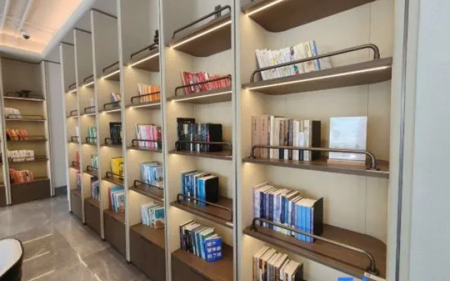 Shanghai North Bund Dalian Road Subway Station Atour Hotel