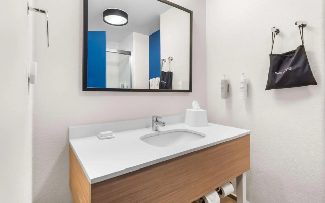 Spark by Hilton Pearland