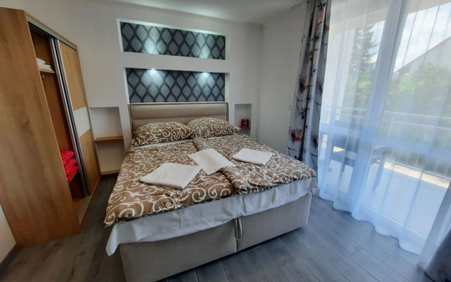 Tip-Top Apartmenthouse