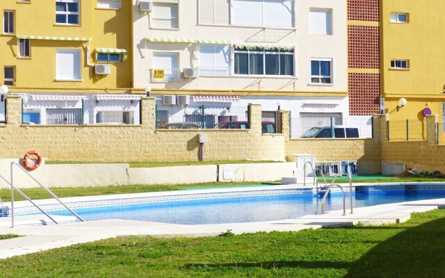 Beachside Apartment with Garden Ref 89
