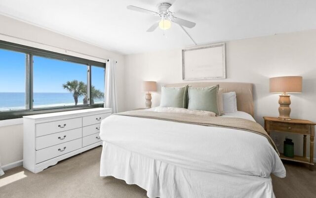 Emerald Towers 305
