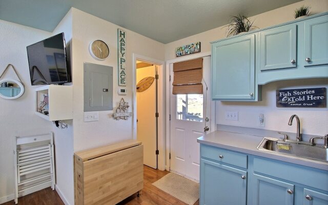 4 Carolina Lady Studio Bedroom Condo by RedAwning