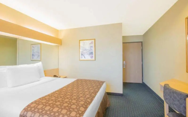 Microtel Inn and Suites Albertville