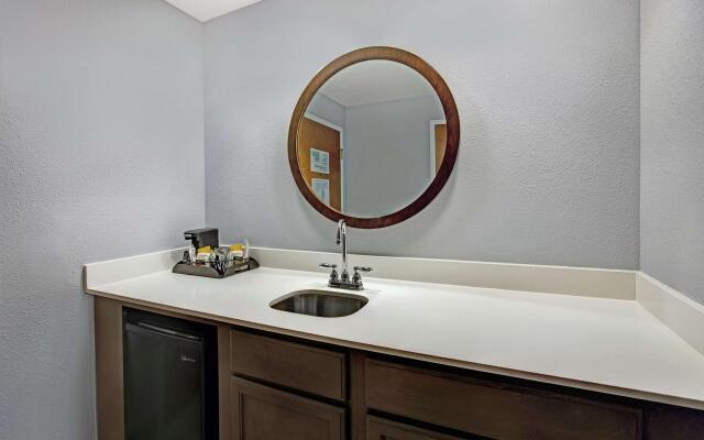 Hampton Inn & Suites Augusta West