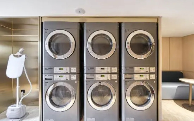 HanTing Hotel (Ningbo Tianyi Square Guogou Center)