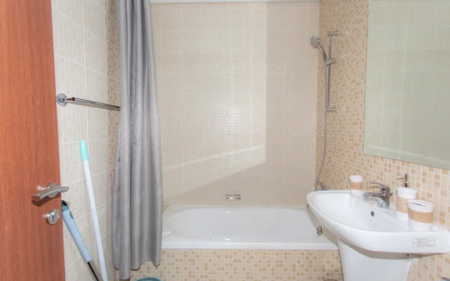 Executive apt near Downtown