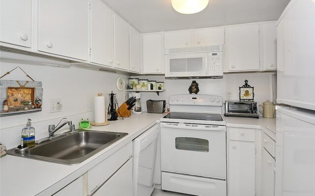 Beach Hollow 425 Lekites Ave by Long & Foster